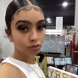 Meet your Posher, Faith